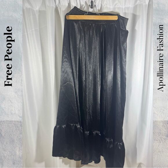 Free People Pretty Daze Silky Black Maxi Skirt Large NWT - Picture 3 of 4